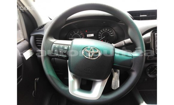 Buy Import Toyota Hilux White Car in Import - Dubai in Iles Buy Import Toyota Hilux White Car in Import - Dubai in Iles