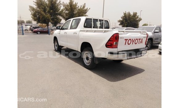 Buy Import Toyota Hilux White Car in Import - Dubai in Iles Buy Import Toyota Hilux White Car in Import - Dubai in Iles