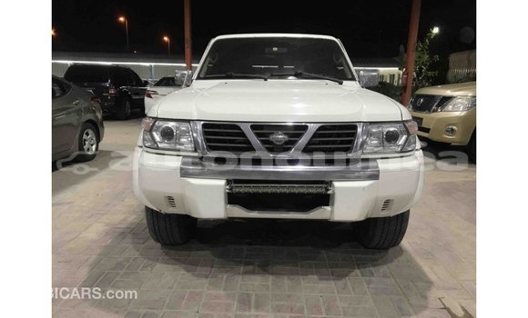 Buy Import Nissan Patrol White Car in Import - Dubai in Iles Buy Import Nissan Patrol White Car in Import - Dubai in Iles