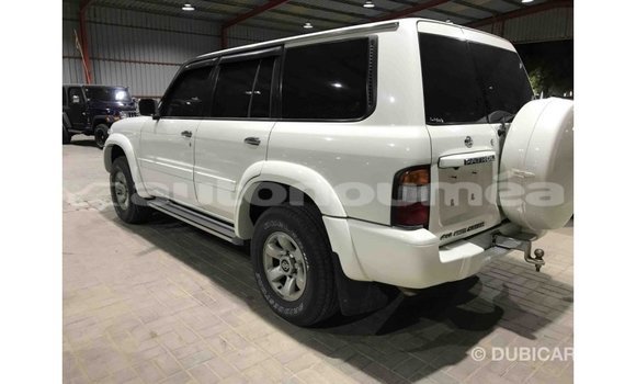 Buy Import Nissan Patrol White Car in Import - Dubai in Iles Buy Import Nissan Patrol White Car in Import - Dubai in Iles