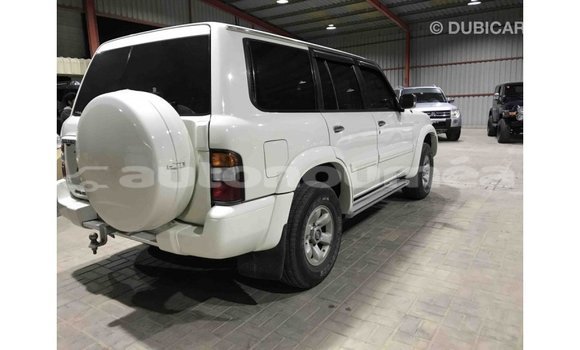Buy Import Nissan Patrol White Car in Import - Dubai in Iles Buy Import Nissan Patrol White Car in Import - Dubai in Iles