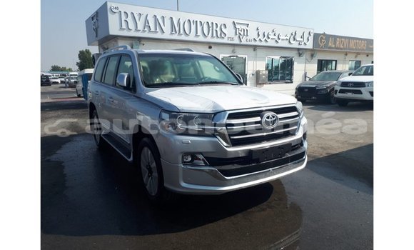 Buy Import Toyota Land Cruiser Other Car in Import - Dubai in Iles Buy Import Toyota Land Cruiser Other Car in Import - Dubai in Iles