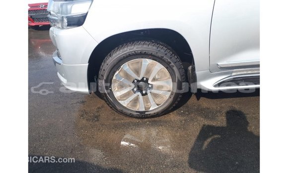 Buy Import Toyota Land Cruiser Other Car in Import - Dubai in Iles Buy Import Toyota Land Cruiser Other Car in Import - Dubai in Iles