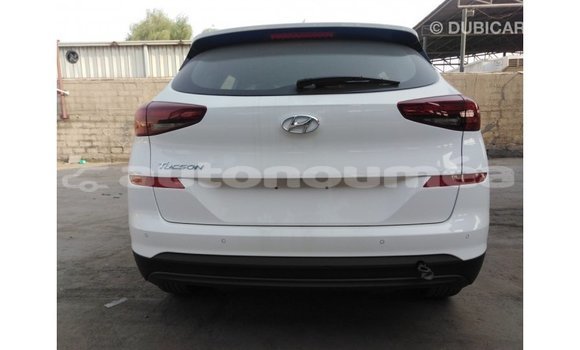 Buy Import Hyundai Tucson White Car in Import - Dubai in Iles Buy Import Hyundai Tucson White Car in Import - Dubai in Iles