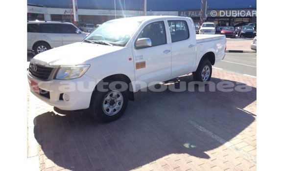 Buy Import Toyota Hilux White Car in Import - Dubai in Iles Buy Import Toyota Hilux White Car in Import - Dubai in Iles