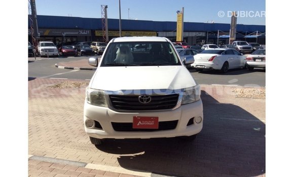 Buy Import Toyota Hilux White Car in Import - Dubai in Iles Buy Import Toyota Hilux White Car in Import - Dubai in Iles