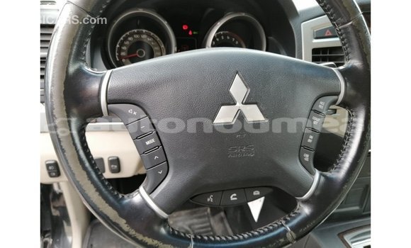 Buy Import Mitsubishi Pajero Black Car in Import - Dubai in Iles Buy Import Mitsubishi Pajero Black Car in Import - Dubai in Iles