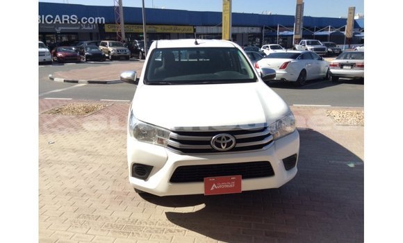 Buy Import Toyota Hilux White Car in Import - Dubai in Iles Buy Import Toyota Hilux White Car in Import - Dubai in Iles