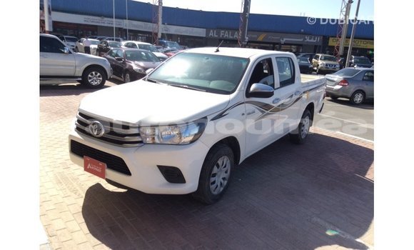 Buy Import Toyota Hilux White Car in Import - Dubai in Iles Buy Import Toyota Hilux White Car in Import - Dubai in Iles