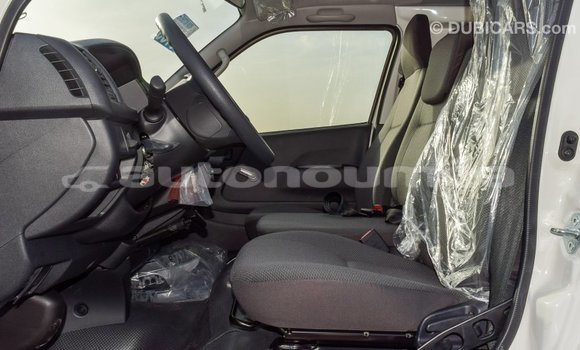 Buy Import Toyota Hiace White Car in Import - Dubai in Iles Buy Import Toyota Hiace White Car in Import - Dubai in Iles