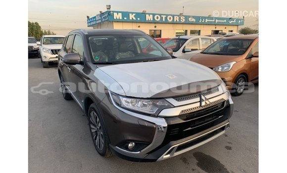 Acheter Import Voiture Mitsubishi Outlander Marron à Import - Dubai, Iles Acheter Import Voiture Mitsubishi Outlander Marron à Import - Dubai, Iles
