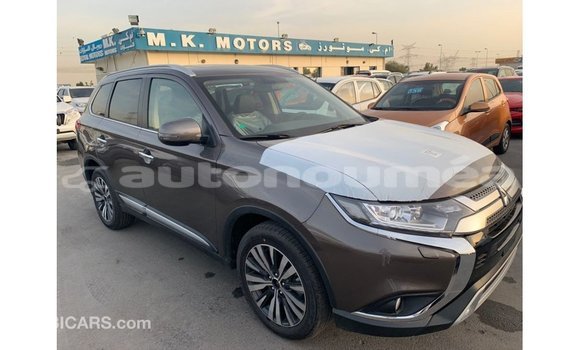 Acheter Import Voiture Mitsubishi Outlander Marron à Import - Dubai, Iles Acheter Import Voiture Mitsubishi Outlander Marron à Import - Dubai, Iles