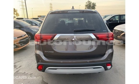 Acheter Import Voiture Mitsubishi Outlander Marron à Import - Dubai, Iles Acheter Import Voiture Mitsubishi Outlander Marron à Import - Dubai, Iles