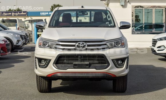 Buy Import Toyota Hilux White Car in Import - Dubai in Iles Buy Import Toyota Hilux White Car in Import - Dubai in Iles