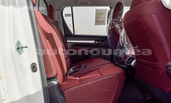 Buy Import Toyota Hilux White Car in Import - Dubai in Iles Buy Import Toyota Hilux White Car in Import - Dubai in Iles