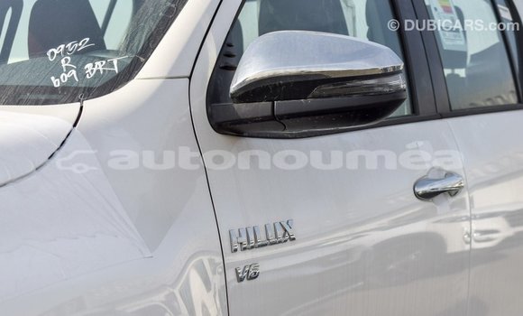 Buy Import Toyota Hilux White Car in Import - Dubai in Iles Buy Import Toyota Hilux White Car in Import - Dubai in Iles