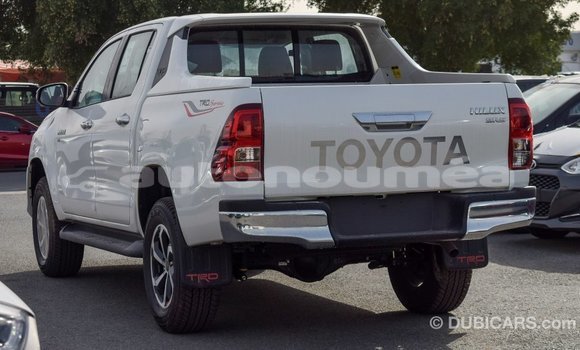 Buy Import Toyota Hilux White Car in Import - Dubai in Iles Buy Import Toyota Hilux White Car in Import - Dubai in Iles