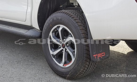 Buy Import Toyota Hilux White Car in Import - Dubai in Iles Buy Import Toyota Hilux White Car in Import - Dubai in Iles
