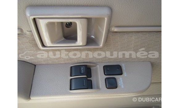Acheter Import Voiture Toyota Land Cruiser Blanc à Import - Dubai, Iles Acheter Import Voiture Toyota Land Cruiser Blanc à Import - Dubai, Iles