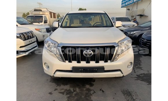 Acheter Import Voiture Toyota Prado Blanc à Import - Dubai, Iles Acheter Import Voiture Toyota Prado Blanc à Import - Dubai, Iles