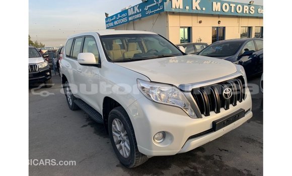 Acheter Import Voiture Toyota Prado Blanc à Import - Dubai, Iles Acheter Import Voiture Toyota Prado Blanc à Import - Dubai, Iles