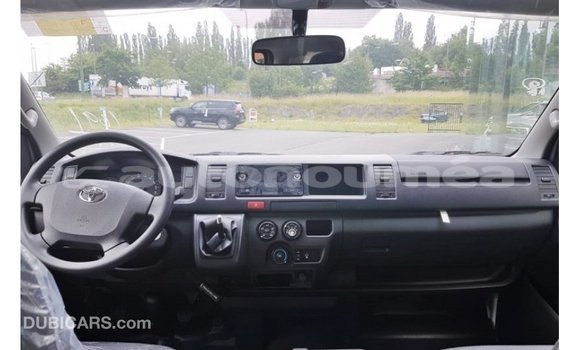 Buy Import Toyota Hiace White Car in Import - Dubai in Iles Buy Import Toyota Hiace White Car in Import - Dubai in Iles