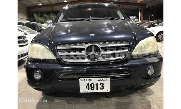 Buy Import Mercedes-Benz 190 (W201) Blue Car in Import - Dubai in Iles Buy Import Mercedes-Benz 190 (W201) Blue Car in Import - Dubai in Iles