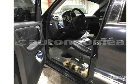 Buy Import Mercedes-Benz 190 (W201) Blue Car in Import - Dubai in Iles Buy Import Mercedes-Benz 190 (W201) Blue Car in Import - Dubai in Iles