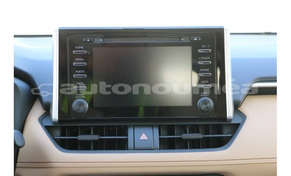 Acheter Import Utilitaire Toyota HiAce Blanc à Import - Dubai, Iles Acheter Import Utilitaire Toyota HiAce Blanc à Import - Dubai, Iles