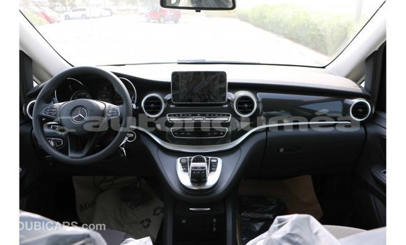 Acheter Import Voiture Mercedes-Benz 250 Noir à Import - Dubai, Iles Acheter Import Voiture Mercedes-Benz 250 Noir à Import - Dubai, Iles