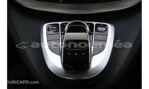 Acheter Import Voiture Mercedes-Benz 250 Noir à Import - Dubai, Iles Acheter Import Voiture Mercedes-Benz 250 Noir à Import - Dubai, Iles