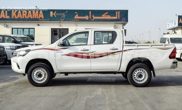 Buy Import Toyota Hilux White Car in Import - Dubai in Iles Buy Import Toyota Hilux White Car in Import - Dubai in Iles
