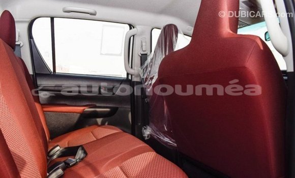 Buy Import Toyota Hilux White Car in Import - Dubai in Iles Buy Import Toyota Hilux White Car in Import - Dubai in Iles