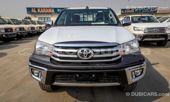 Acheter Import Voiture Toyota Hilux Noir à Import - Dubai, Iles Acheter Import Voiture Toyota Hilux Noir à Import - Dubai, Iles