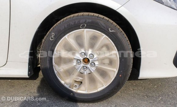 Acheter Import Voiture Toyota Corolla Blanc à Import - Dubai, Iles Acheter Import Voiture Toyota Corolla Blanc à Import - Dubai, Iles