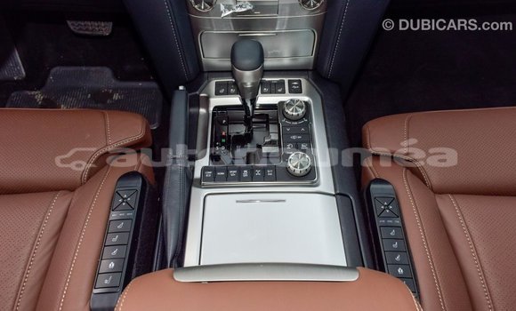 Acheter Import Voiture Toyota Land Cruiser Noir à Import - Dubai, Iles Acheter Import Voiture Toyota Land Cruiser Noir à Import - Dubai, Iles