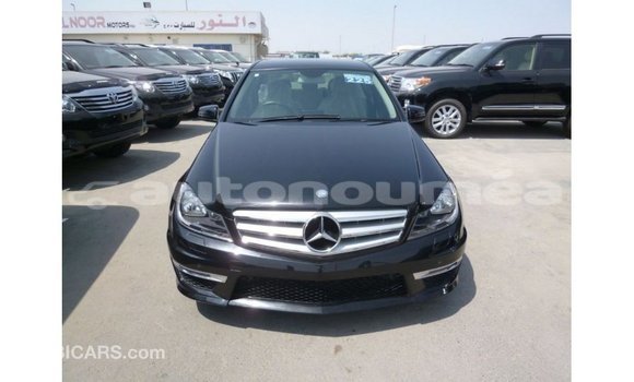 Acheter Import Voiture Mercedes-Benz 200 Noir à Import - Dubai, Iles Acheter Import Voiture Mercedes-Benz 200 Noir à Import - Dubai, Iles