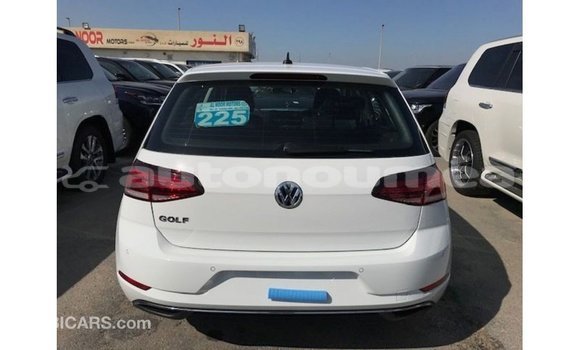 Acheter Import Voiture Volkswagen Golf Blanc à Import - Dubai, Iles Acheter Import Voiture Volkswagen Golf Blanc à Import - Dubai, Iles