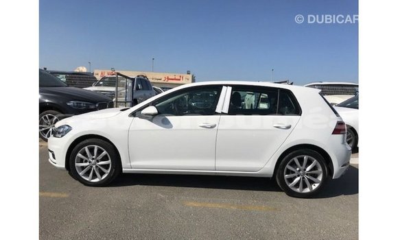 Acheter Import Voiture Volkswagen Golf Blanc à Import - Dubai, Iles Acheter Import Voiture Volkswagen Golf Blanc à Import - Dubai, Iles