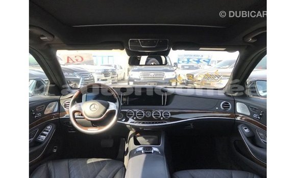 Acheter Import Voiture Mercedes-Benz 190 Noir à Import - Dubai, Iles Acheter Import Voiture Mercedes-Benz 190 Noir à Import - Dubai, Iles