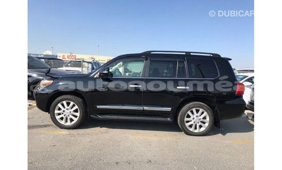 Acheter Import Voiture Toyota Land Cruiser Noir à Import - Dubai, Iles Acheter Import Voiture Toyota Land Cruiser Noir à Import - Dubai, Iles