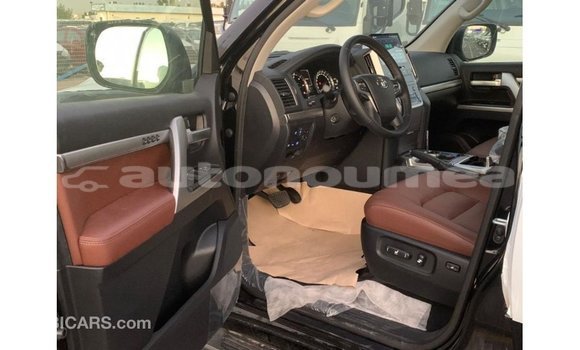 Acheter Import Voiture Toyota Land Cruiser Noir à Import - Dubai, Iles Acheter Import Voiture Toyota Land Cruiser Noir à Import - Dubai, Iles