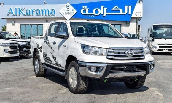 Acheter Import Voiture Toyota Hilux Blanc à Import - Dubai, Iles Acheter Import Voiture Toyota Hilux Blanc à Import - Dubai, Iles