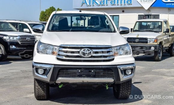 Acheter Import Voiture Toyota Hilux Blanc à Import - Dubai, Iles Acheter Import Voiture Toyota Hilux Blanc à Import - Dubai, Iles