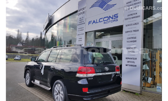 Buy Import Toyota Land Cruiser Black Car in Import - Dubai in Iles Buy Import Toyota Land Cruiser Black Car in Import - Dubai in Iles