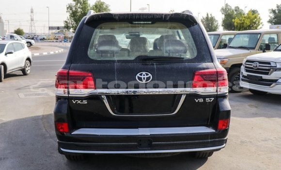 Acheter Import Voiture Toyota Land Cruiser Noir à Import - Dubai, Iles Acheter Import Voiture Toyota Land Cruiser Noir à Import - Dubai, Iles