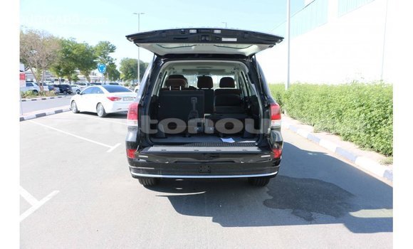 Acheter Import Voiture Toyota Land Cruiser Noir à Import - Dubai, Iles Acheter Import Voiture Toyota Land Cruiser Noir à Import - Dubai, Iles