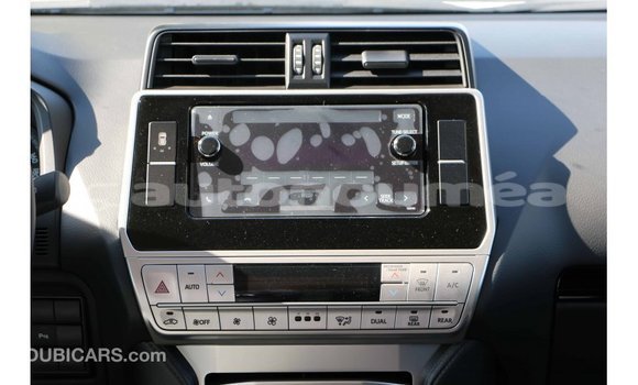 Acheter Import Voiture Toyota Prado Blanc à Import - Dubai, Iles Acheter Import Voiture Toyota Prado Blanc à Import - Dubai, Iles