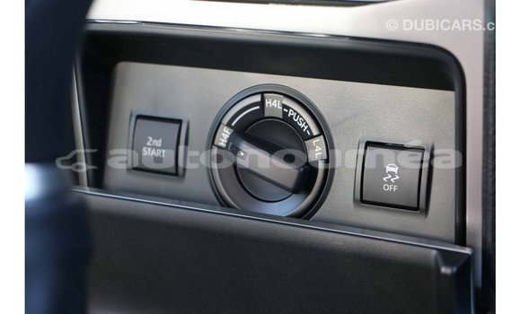 Acheter Import Voiture Toyota Prado Blanc à Import - Dubai, Iles Acheter Import Voiture Toyota Prado Blanc à Import - Dubai, Iles