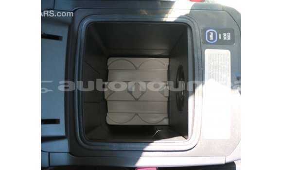 Acheter Import Voiture Toyota Prado Blanc à Import - Dubai, Iles Acheter Import Voiture Toyota Prado Blanc à Import - Dubai, Iles